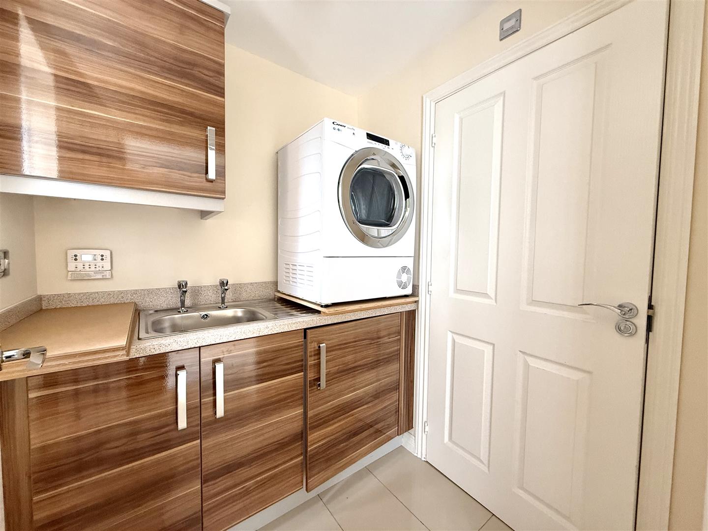 Y Deri, Sketty, Swansea, SA2 8ET